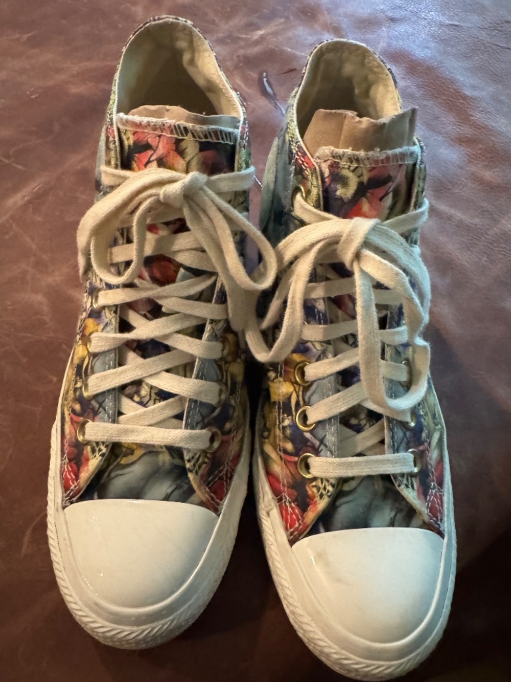 Converse hidden wedge floral canvas shoes, size 8, excellent condition. - Picture 2 of 8